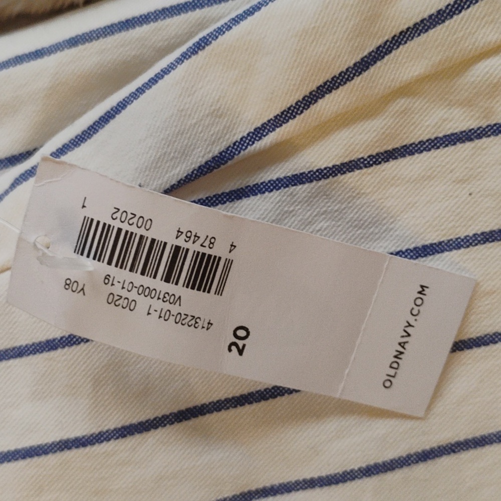 Old Navy Cream and Blue Striped Shorts Size 20 - Picture 6 of 8